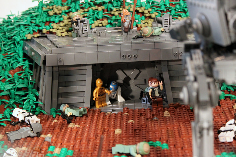 Illustration for article titled 40,000-Piece Lego Battle Of Endor